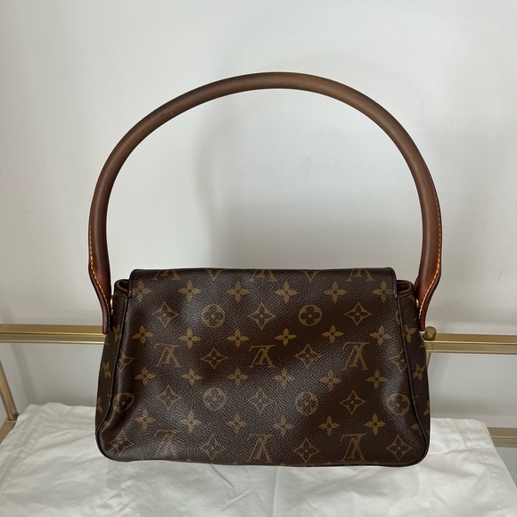 Authentic Louis Vuitton Monogram Canvas Looping PM Handbag - Picture 2 of 12